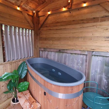 Bijou Coastal Apartment In Polperro With Hot Tub Onsite Parking Downhill Walk To Village 外观 照片