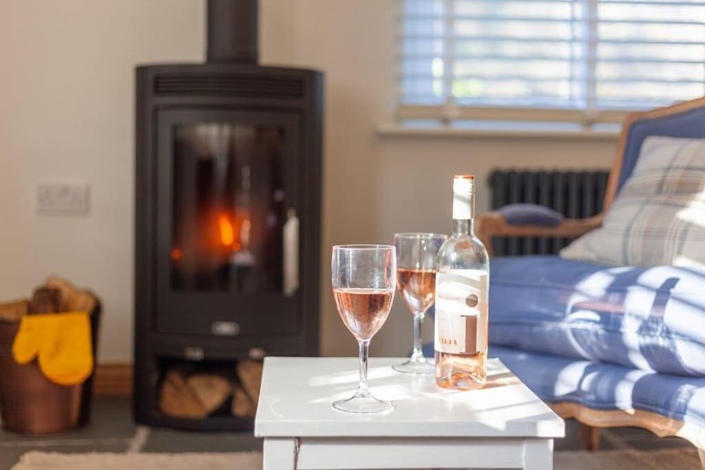 Bijou Coastal Apartment In Polperro With Hot Tub Onsite Parking Downhill Walk To Village 外观 照片