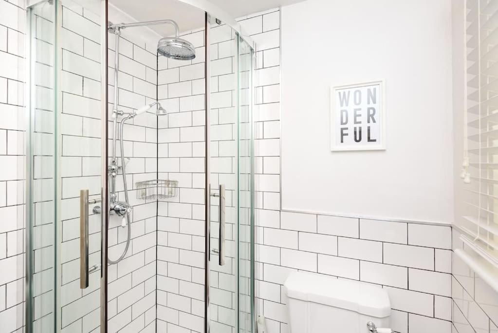 Bijou Coastal Apartment In Polperro With Hot Tub Onsite Parking Downhill Walk To Village 外观 照片