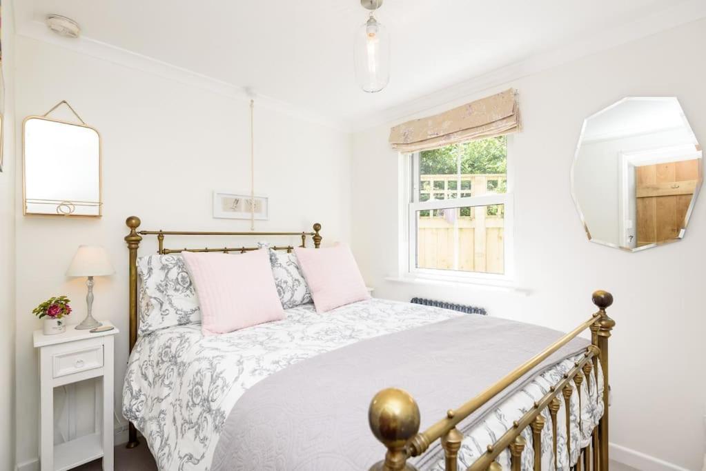 Bijou Coastal Apartment In Polperro With Hot Tub Onsite Parking Downhill Walk To Village 外观 照片