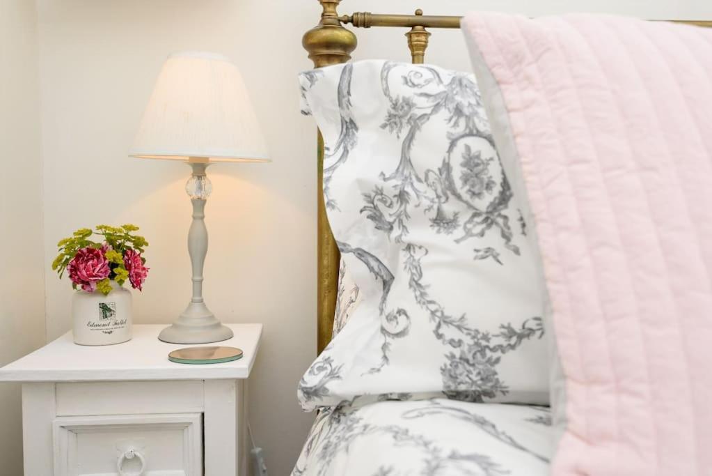 Bijou Coastal Apartment In Polperro With Hot Tub Onsite Parking Downhill Walk To Village 外观 照片