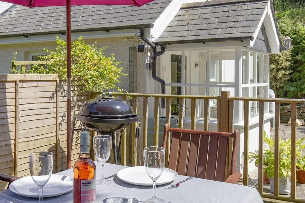 Bijou Coastal Apartment In Polperro With Hot Tub Onsite Parking Downhill Walk To Village 外观 照片