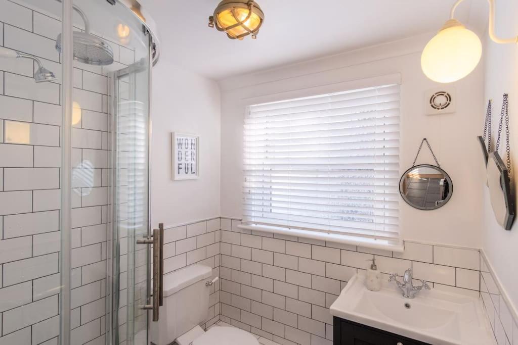 Bijou Coastal Apartment In Polperro With Hot Tub Onsite Parking Downhill Walk To Village 外观 照片