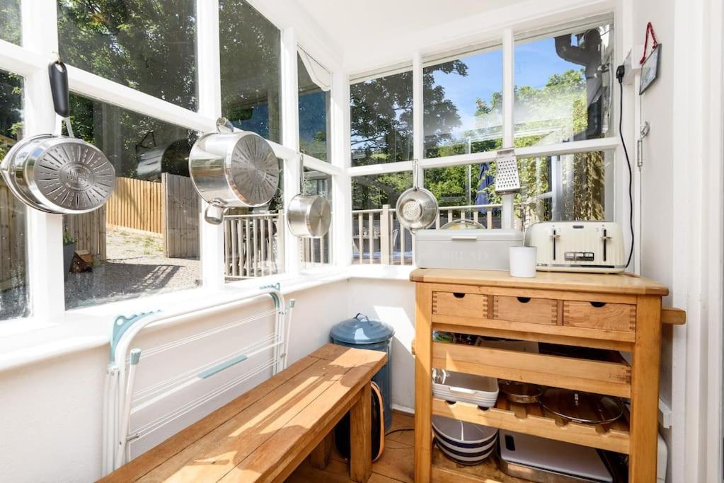 Bijou Coastal Apartment In Polperro With Hot Tub Onsite Parking Downhill Walk To Village 外观 照片