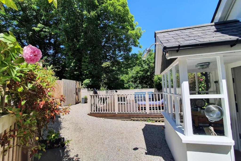 Bijou Coastal Apartment In Polperro With Hot Tub Onsite Parking Downhill Walk To Village 外观 照片