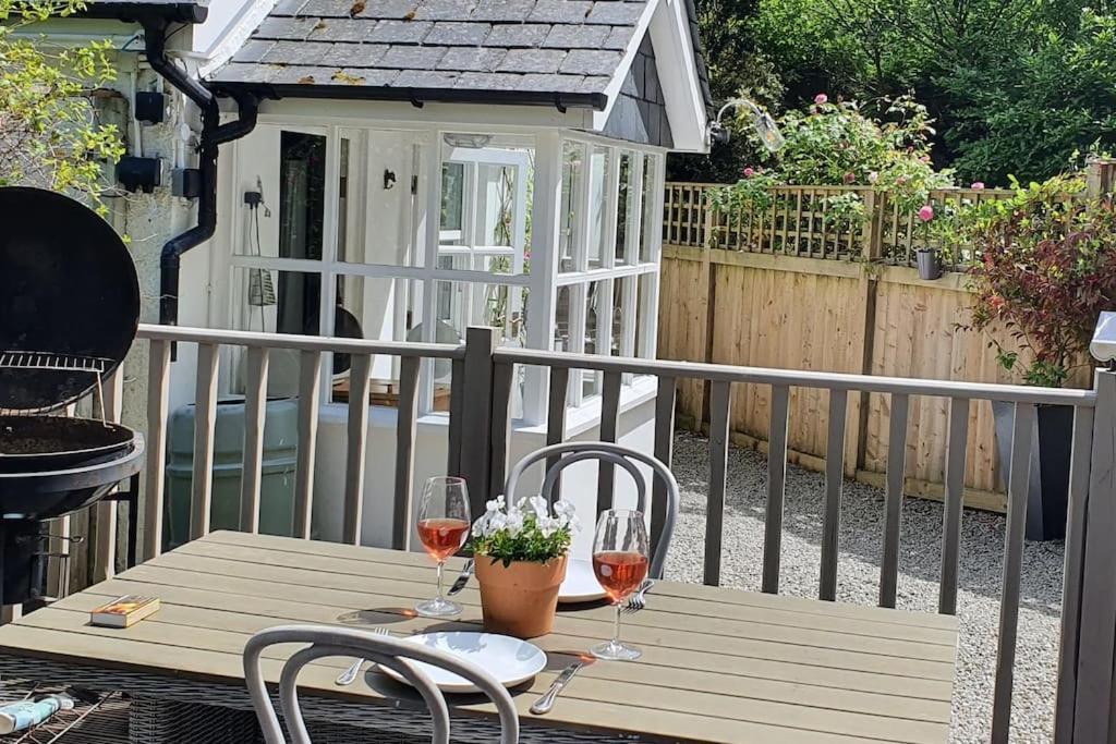 Bijou Coastal Apartment In Polperro With Hot Tub Onsite Parking Downhill Walk To Village 外观 照片