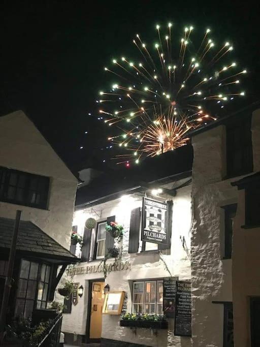 Bijou Coastal Apartment In Polperro With Hot Tub Onsite Parking Downhill Walk To Village 外观 照片