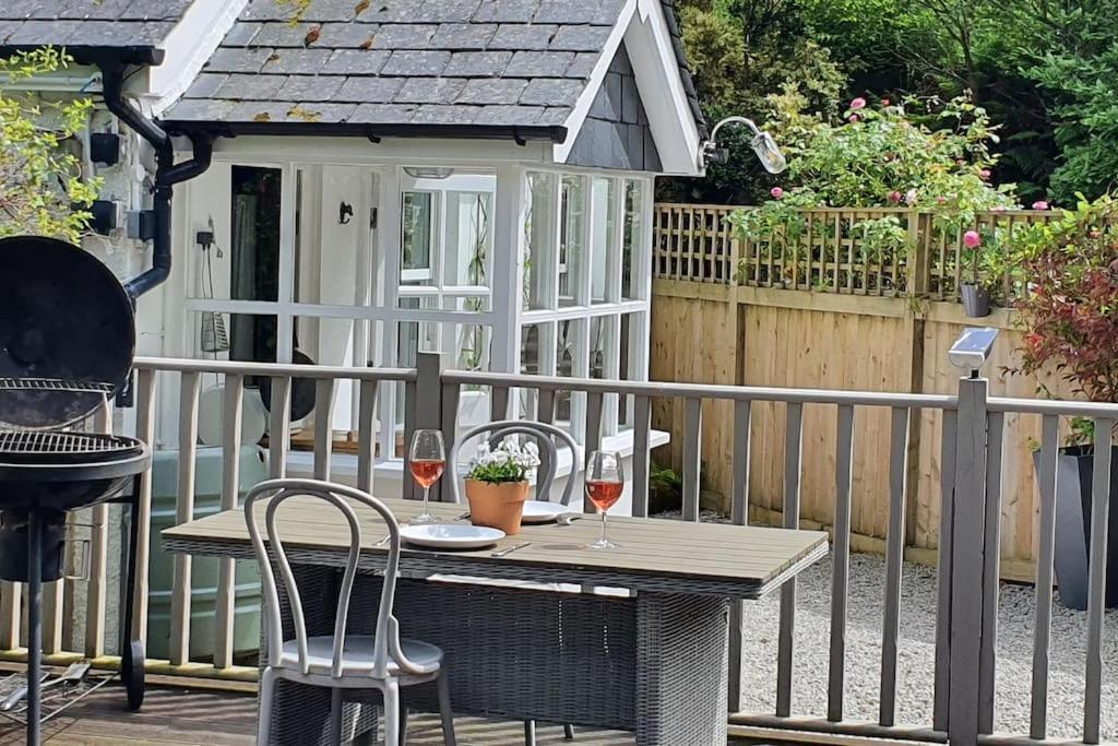 Bijou Coastal Apartment In Polperro With Hot Tub Onsite Parking Downhill Walk To Village 外观 照片