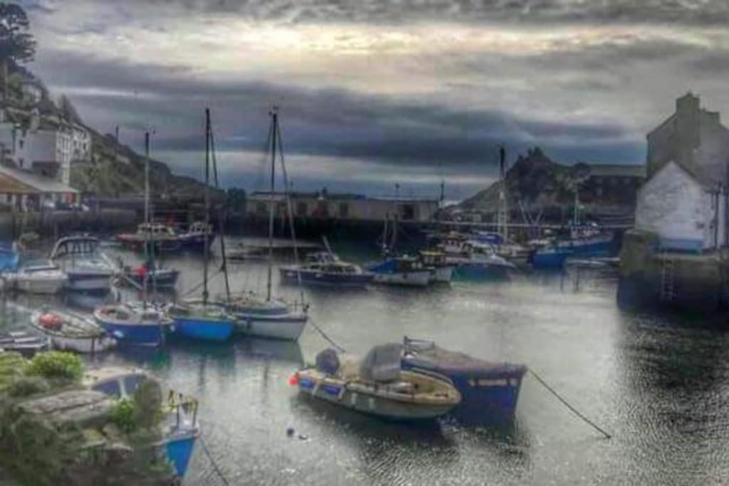 Bijou Coastal Apartment In Polperro With Hot Tub Onsite Parking Downhill Walk To Village 外观 照片