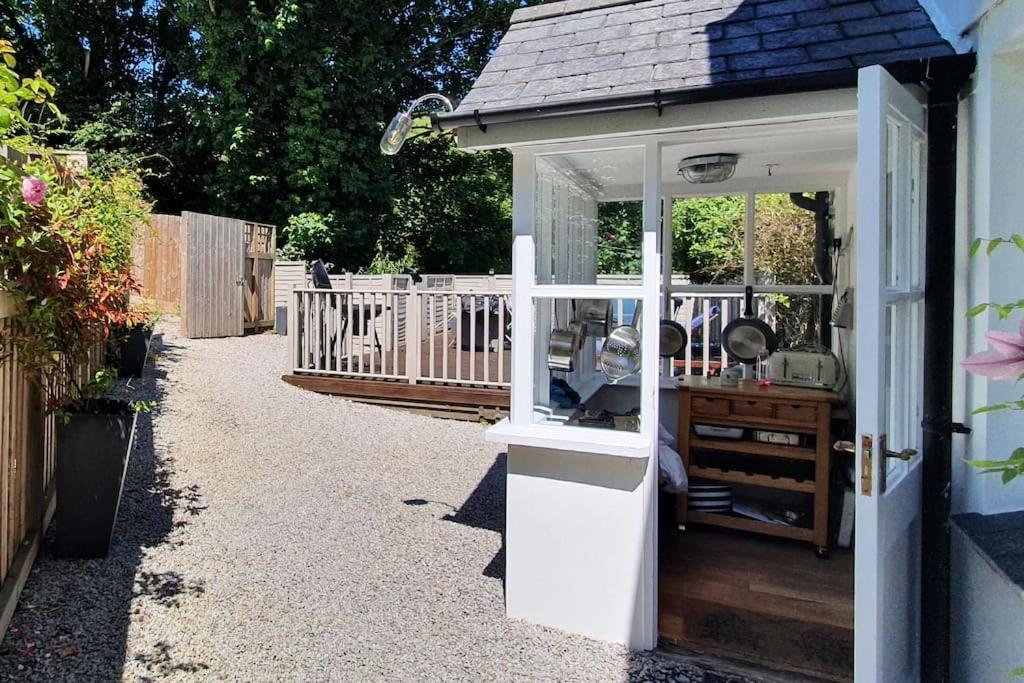 Bijou Coastal Apartment In Polperro With Hot Tub Onsite Parking Downhill Walk To Village 外观 照片