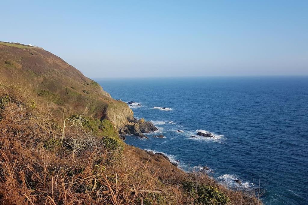Bijou Coastal Apartment In Polperro With Hot Tub Onsite Parking Downhill Walk To Village 外观 照片